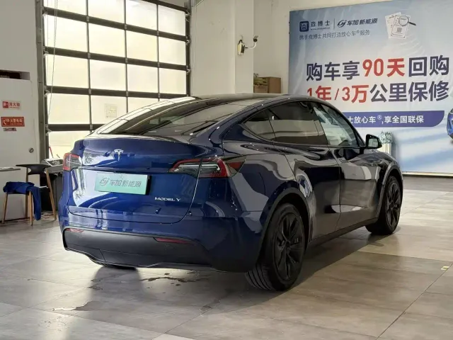 Tesla Model Y — Фото автомобиля 7