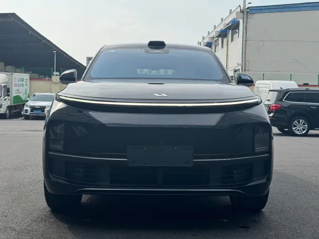 Li Auto L9 — Фото автомобиля 2
