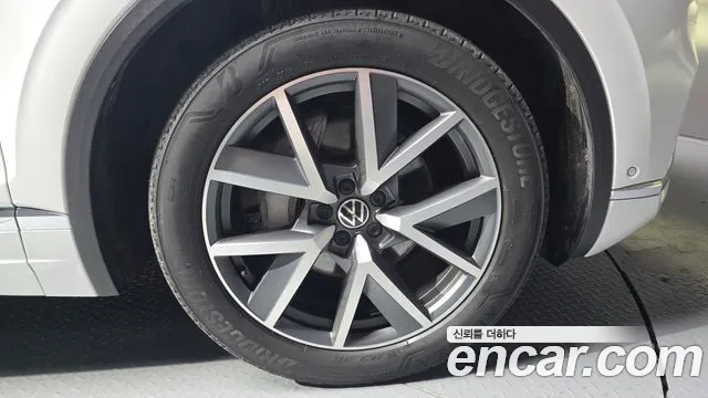 Volkswagen Touareg Touareg 3 поколение 3.0 TDI Prestige — Фото автомобиля 17
