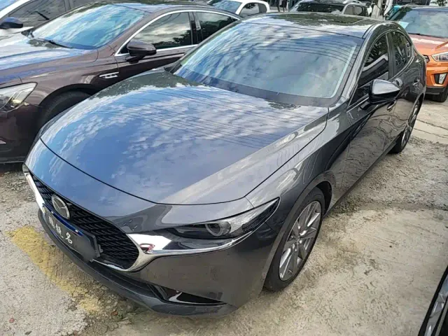 Фотография автомобиля — Mazda Axela
