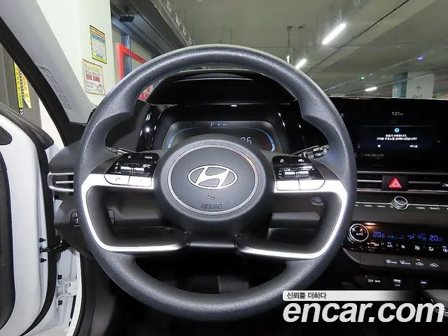 Hyundai Avante CN7 — Фото автомобиля 12