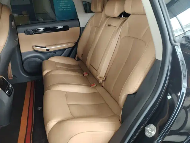 Leapmotor C01 — Фото автомобиля 12