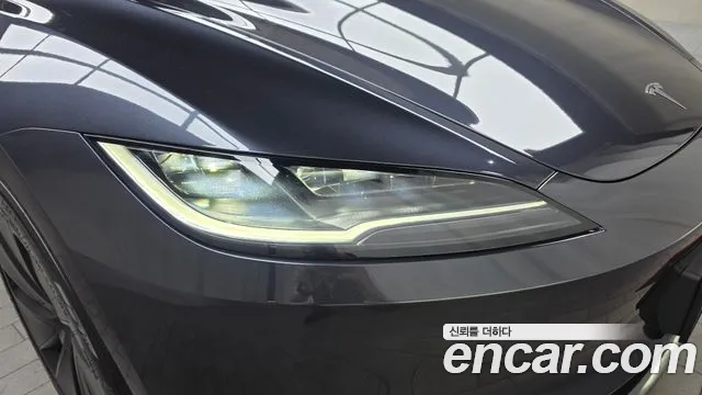 Tesla Model 3 — Фото автомобиля 7