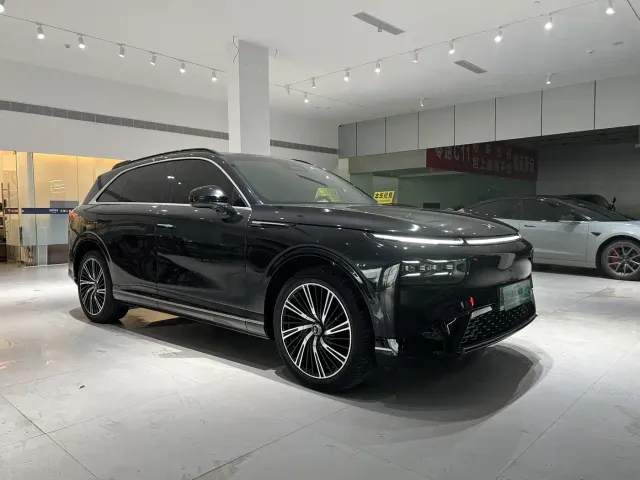 Xpeng G9 — Фото автомобиля 3