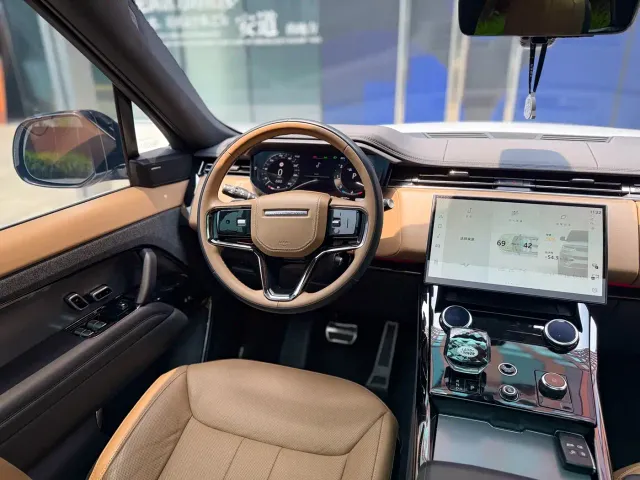 Land Rover Range Rover Sport — Фото автомобиля 8