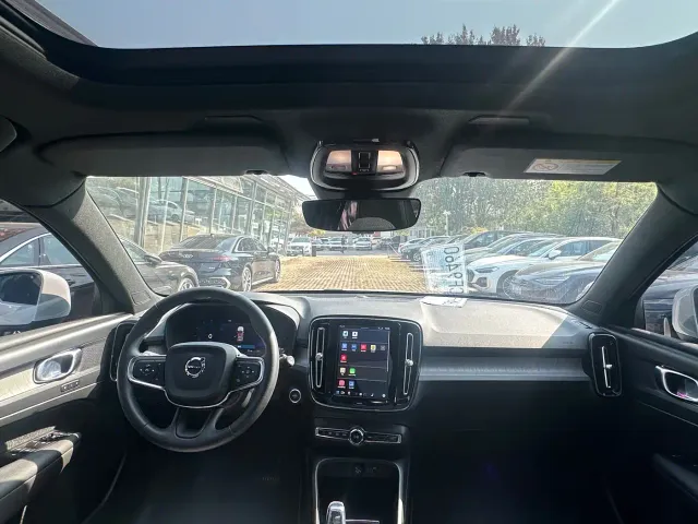 Volvo XC40 — Фото автомобиля 8