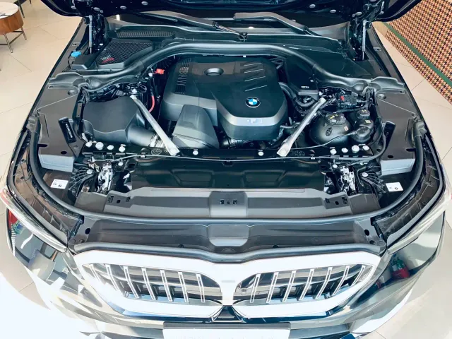 BMW 5 Series — Фото автомобиля 12