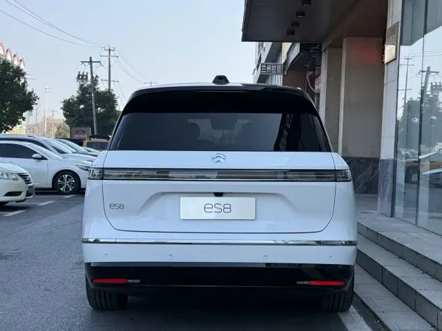 Nio ES8 — Фото автомобиля 5