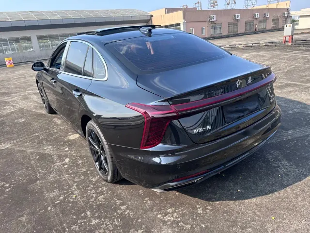 Hongqi H5 — Фото автомобиля 10