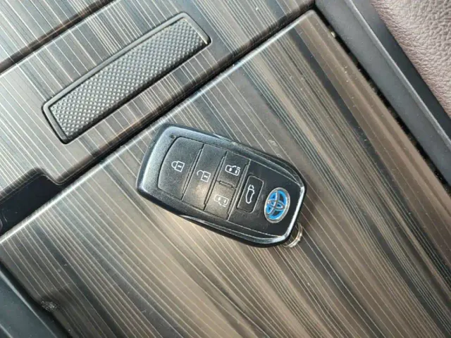Toyota Sienna — Фото автомобиля 8
