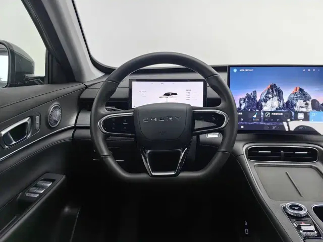 Chery Tiggo 8 PLUS — Фото автомобиля 11