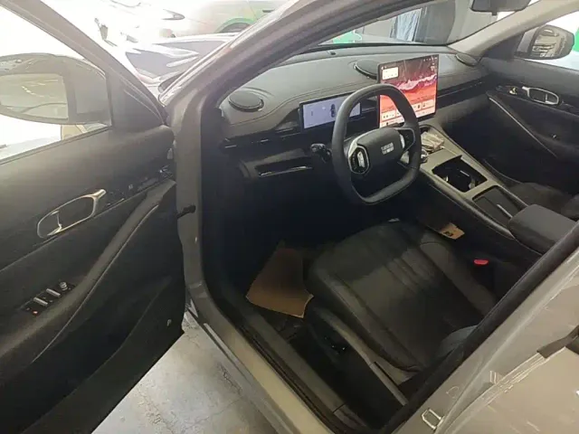 Geely Galaxy E5 — Фото автомобиля 15