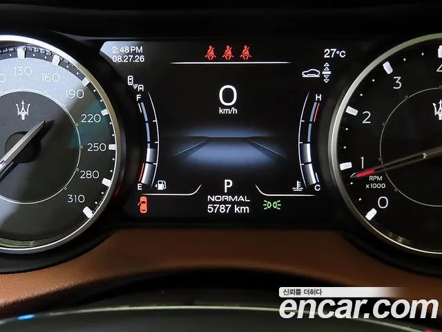 Maserati Levante — Фото автомобиля 9