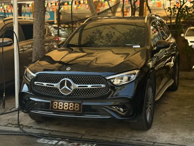 Фотография автомобиля — Mercedes-Benz GLC-Class