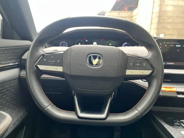 Changan UNI-V — Фото автомобиля 19