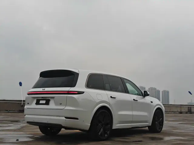Li Auto L9 — Фото автомобиля 5
