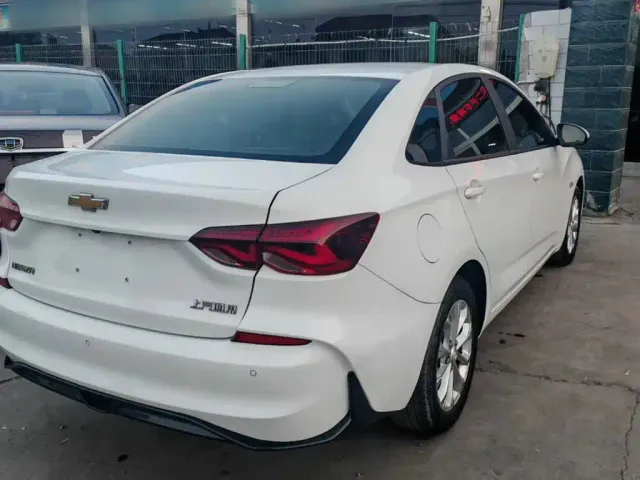 Chevrolet Monza — Фото автомобиля 23