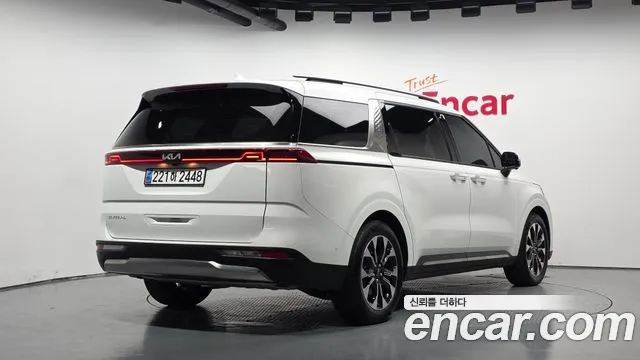 Kia Carnival Generation 4 — Фото автомобиля 2