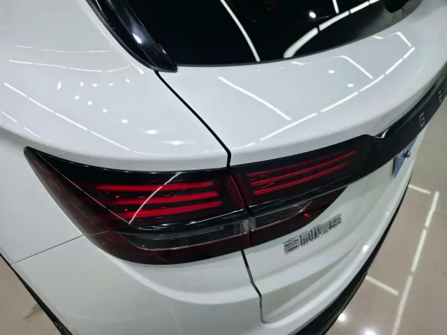 Geely Binyue — Фото автомобиля 9