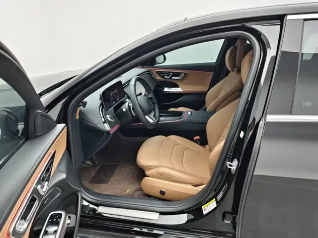 Mercedes-Benz E-Class — Фото автомобиля 10