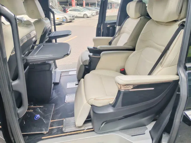 GAC Trumpchi M8 — Фото автомобиля 12