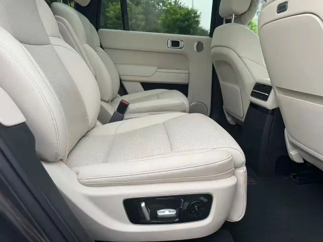 Li Auto L9 — Фото автомобиля 14