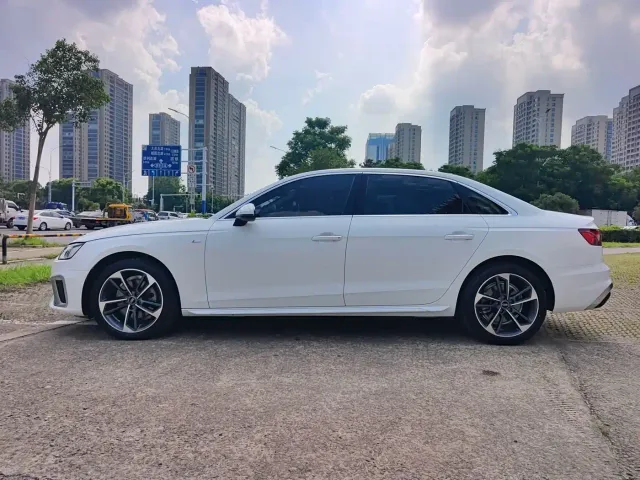 Audi A4L — Фото автомобиля 3