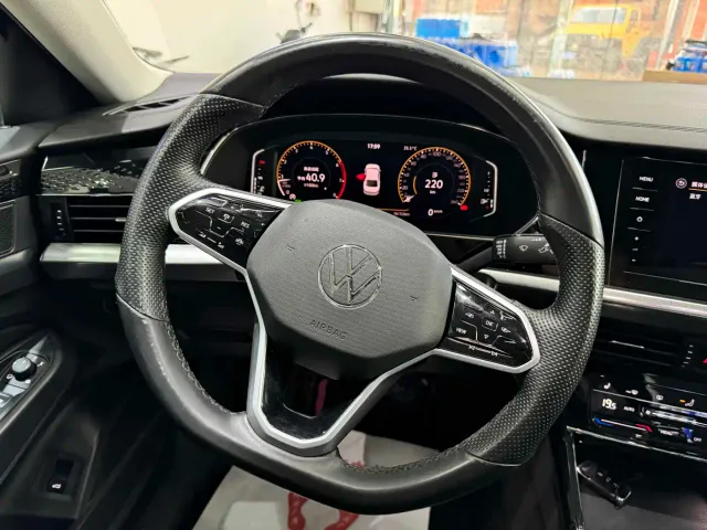 Volkswagen Passat — Фото автомобиля 16