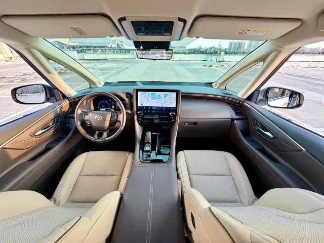 Toyota Alphard — Фото автомобиля 8