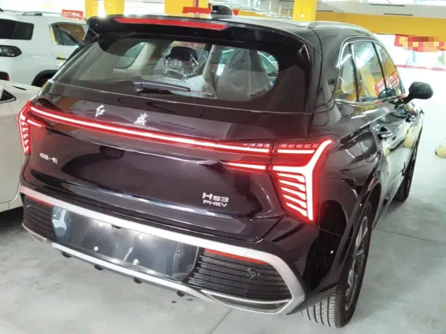 Hongqi HS3 PHEV — Фото автомобиля 6