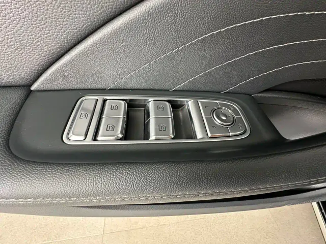 Hongqi H5 — Фото автомобиля 12
