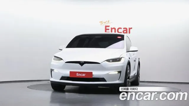 Tesla Model X — Фото автомобиля 3