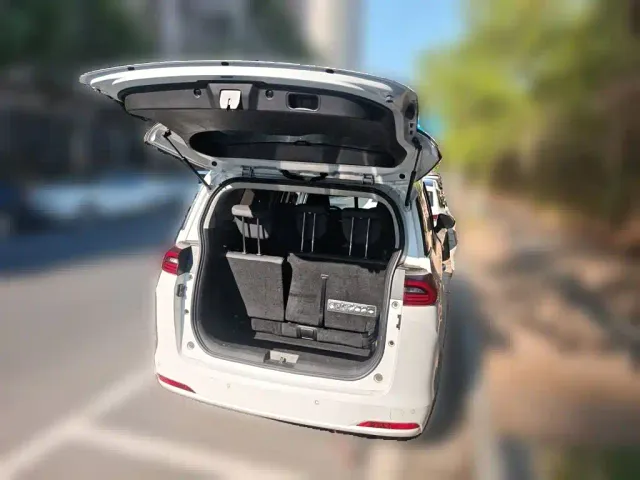GAC Trumpchi M6 — Фото автомобиля 9