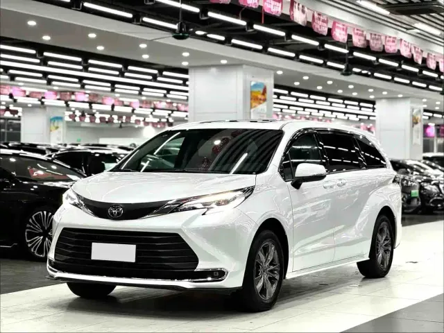 Фотография автомобиля — Toyota Sienna