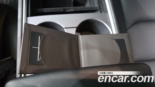 Tesla Model Y — Фото автомобиля 29
