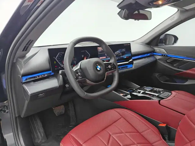 BMW 5 Series — Фото автомобиля 24