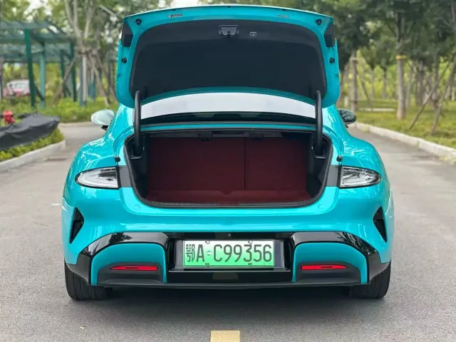 Xiaomi SU7 — Фото автомобиля 7