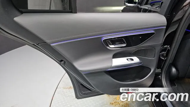 Mercedes-Benz E-Class — Фото автомобиля 21