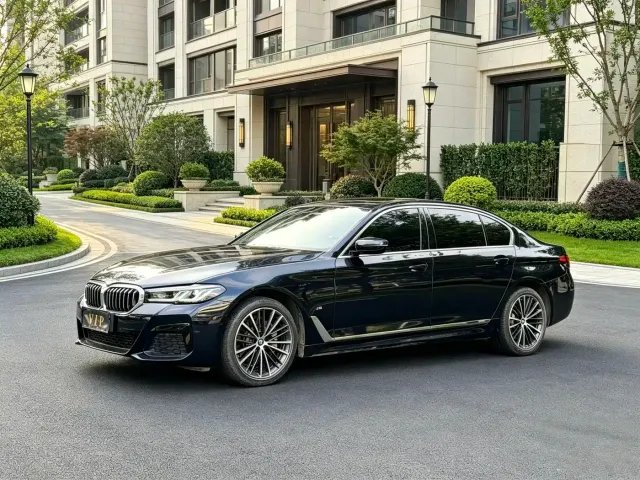 Фотография автомобиля — BMW 5 Series