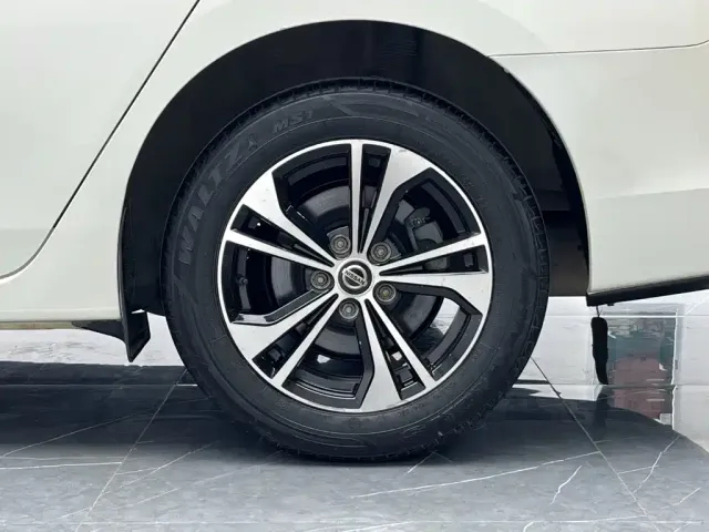 Nissan Sylphy — Фото автомобиля 23