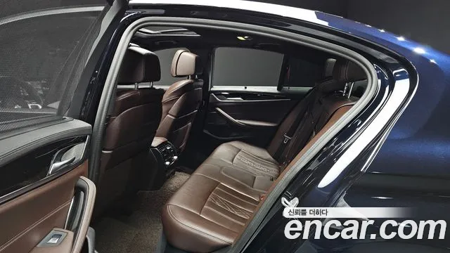BMW 5 Series G30 — Фото автомобиля 18