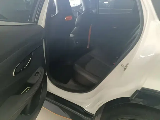 Changan UNI-T — Фото автомобиля 16