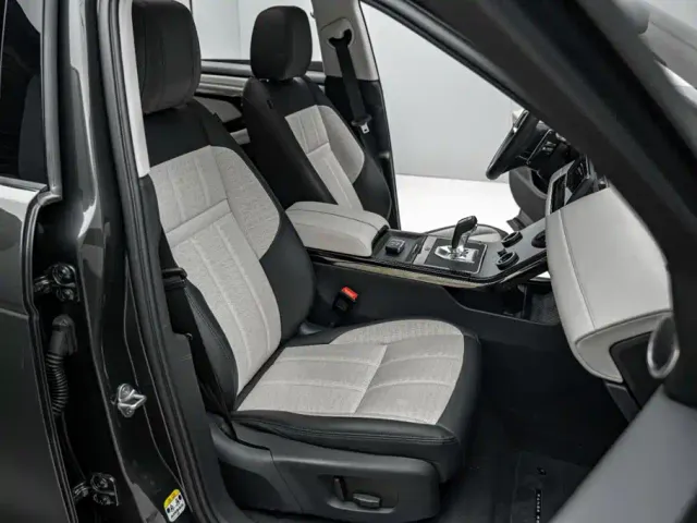 Land Rover Range Rover Evoque 2021 Range Rover Evoque L 249PS R-Dynamic First Edition Launch Edition — Фото автомобиля 21