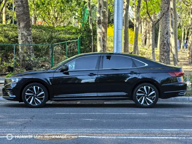 Volkswagen Passat — Фото автомобиля 3