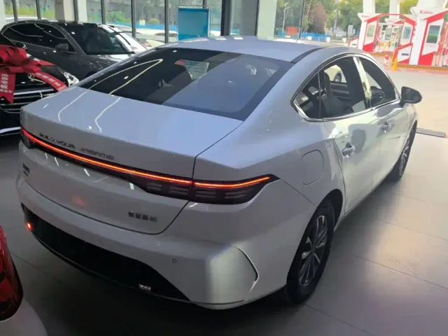 BYD Destroyer 05 — Фото автомобиля 6