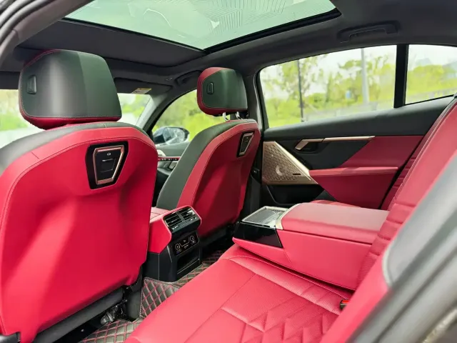 BMW BMW 5 Series 2024 530Li Premium M Sport Package — Фото автомобиля 24