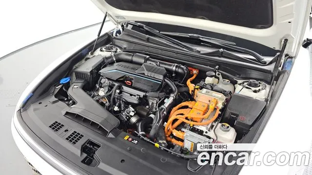 Hyundai Grandeur GN7 — Фото автомобиля 9