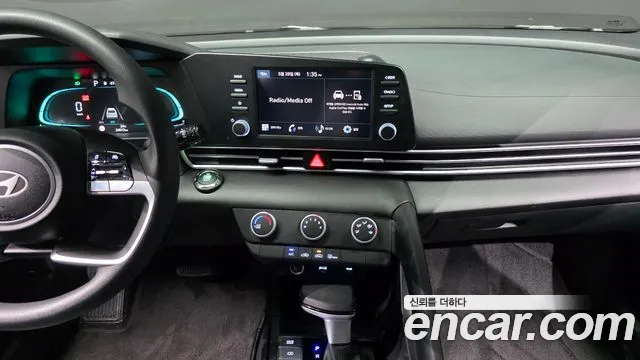 Hyundai AVANTE Новый Avante (CN7) — Фото автомобиля 15