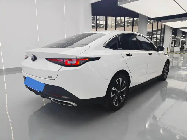Changan Eado — Фото автомобиля 5
