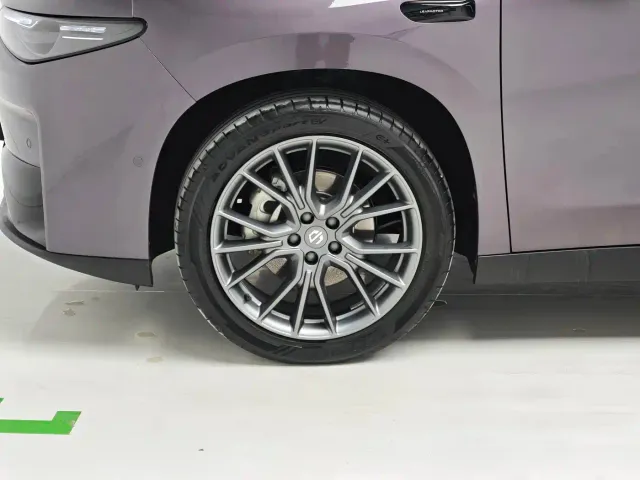 Leapmotor C10 — Фото автомобиля 8